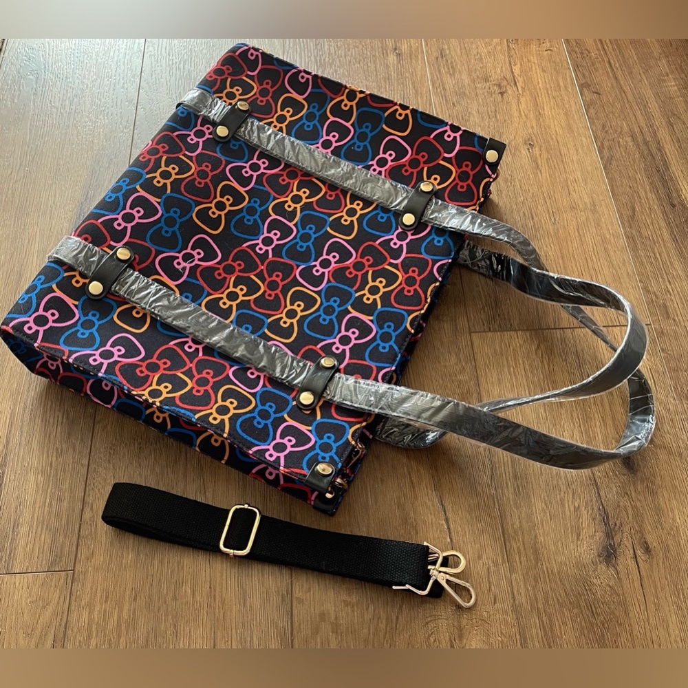 HELLO KITTY (ModCloth)-NWT Large Canvas Bow Briefcase/Shoulder Tote with Strap - Picture 7 of 15